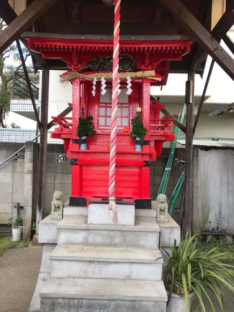 伊勢丸稲荷大神,東京都世田谷区三軒茶屋1-22-3