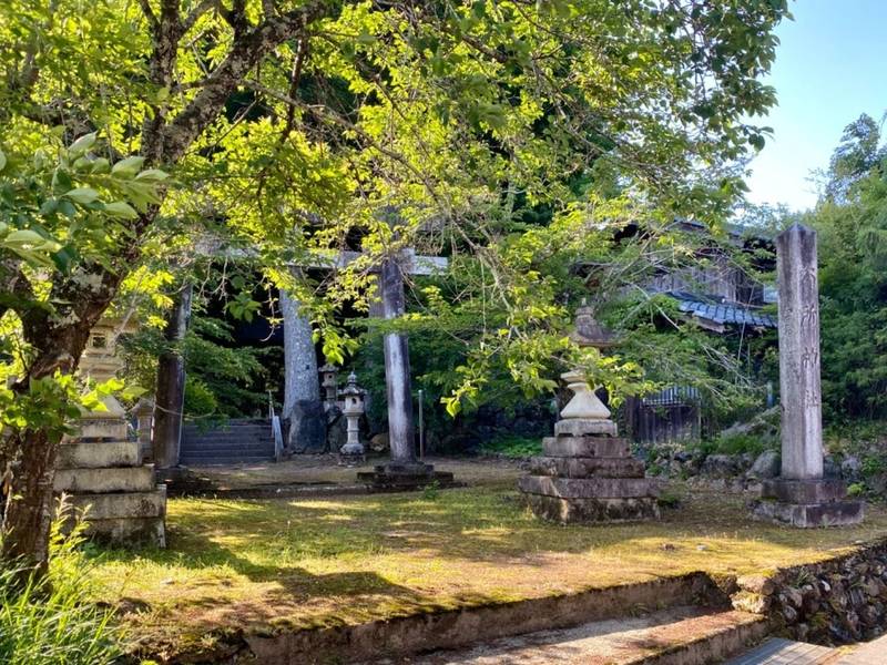 六所神社  (長浜市木之本町杉本),滋賀県長浜市木之本町杉本６０７