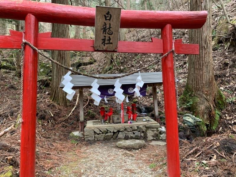 白龍社,岩手県花巻市大迫町内川目1地割1