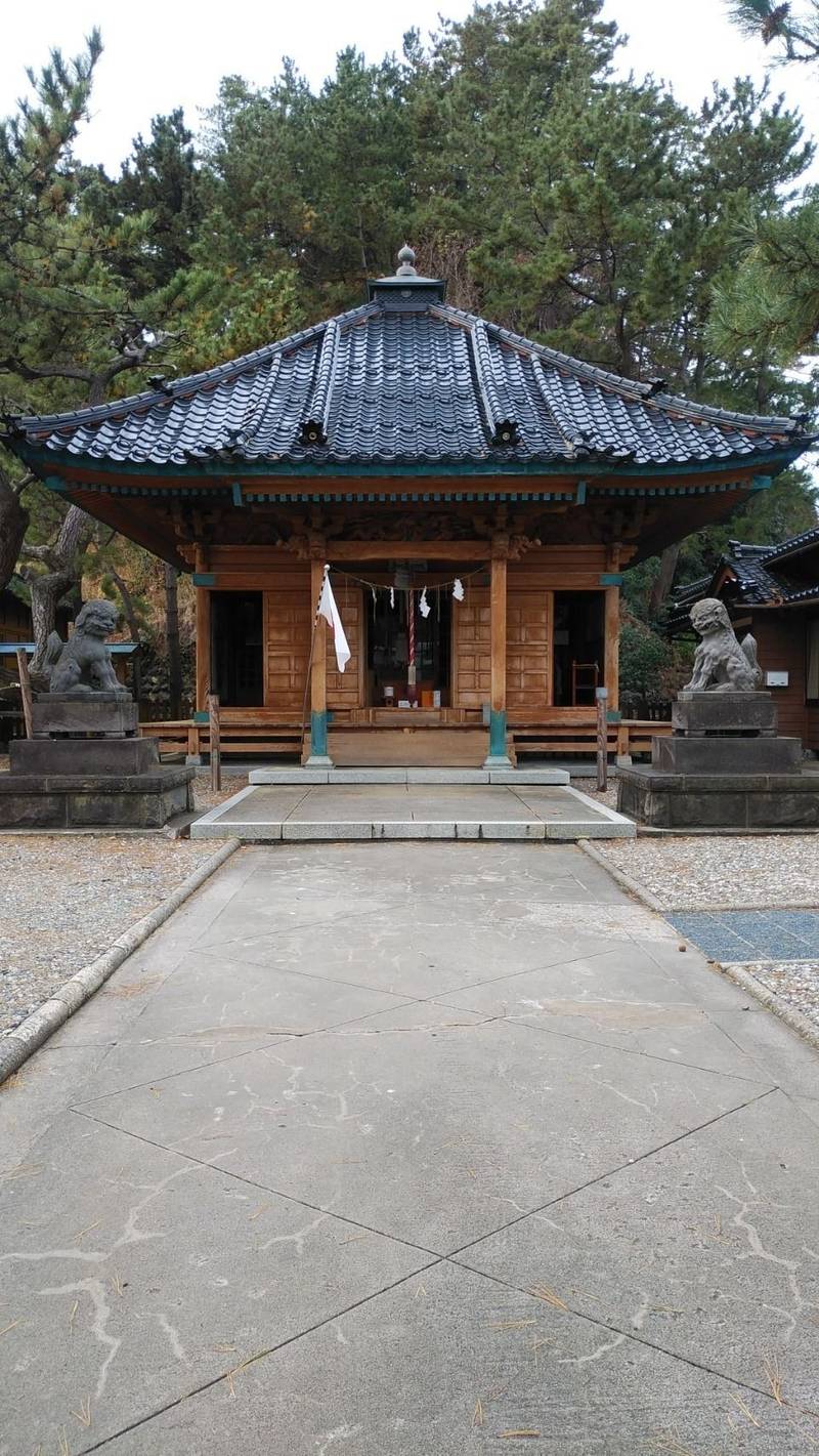 厳島神社  (鶴岡市),山形県鶴岡市鼠ヶ関興屋41