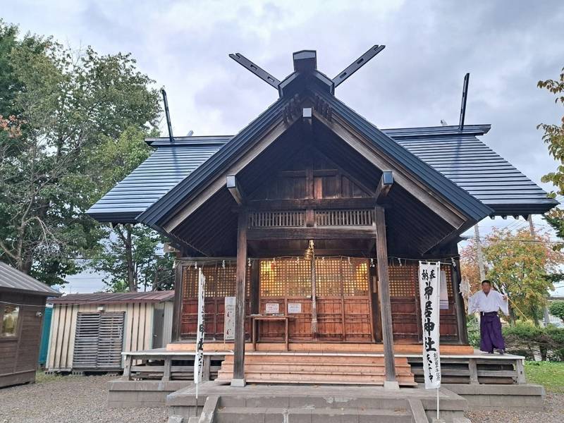 神居神社,北海道旭川市神居町神岡３３１