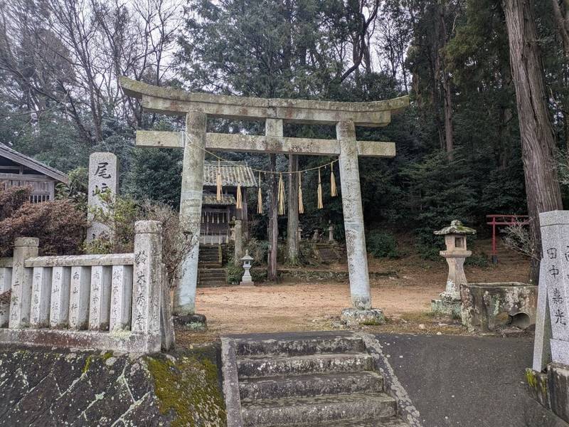 尾崎八幡社,兵庫県三木市与呂木576