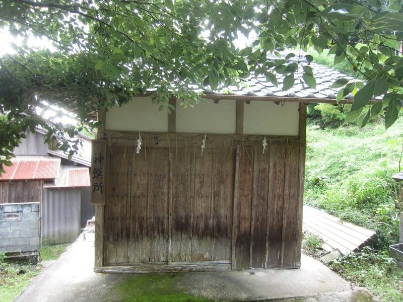 日吉神社,京都府南丹市園部町新堂里ノ内１９