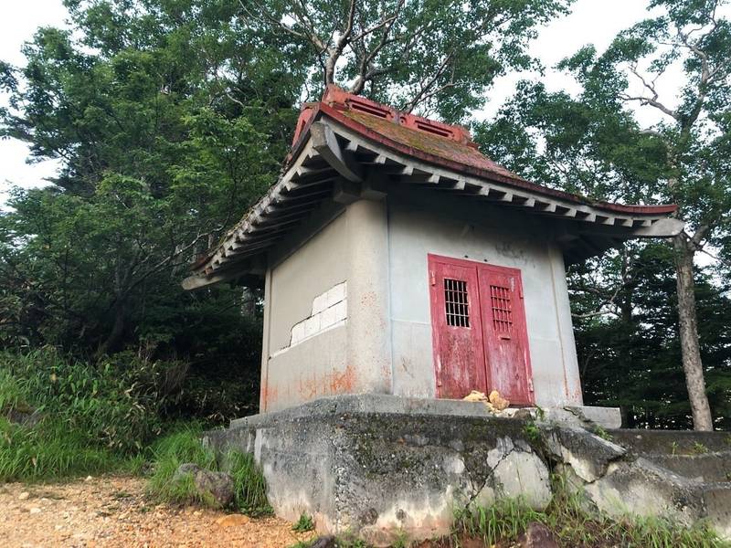 金精神社     (白根魚苑内),群馬県利根郡片品村東小川4653-16