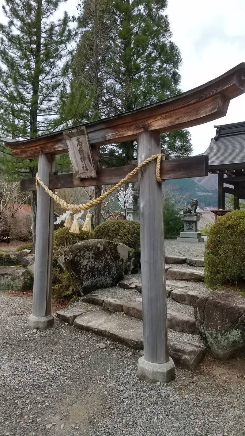 高椅神社,岐阜県下呂市森2331