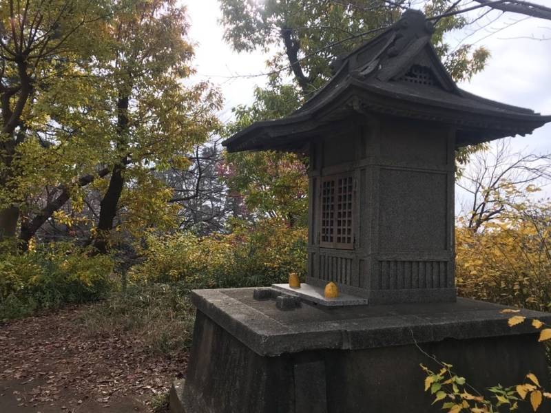八幡宮    (加瀬台9号墳),神奈川県川崎市幸区南加瀬1-2-1 夢見ヶ崎動物公園内