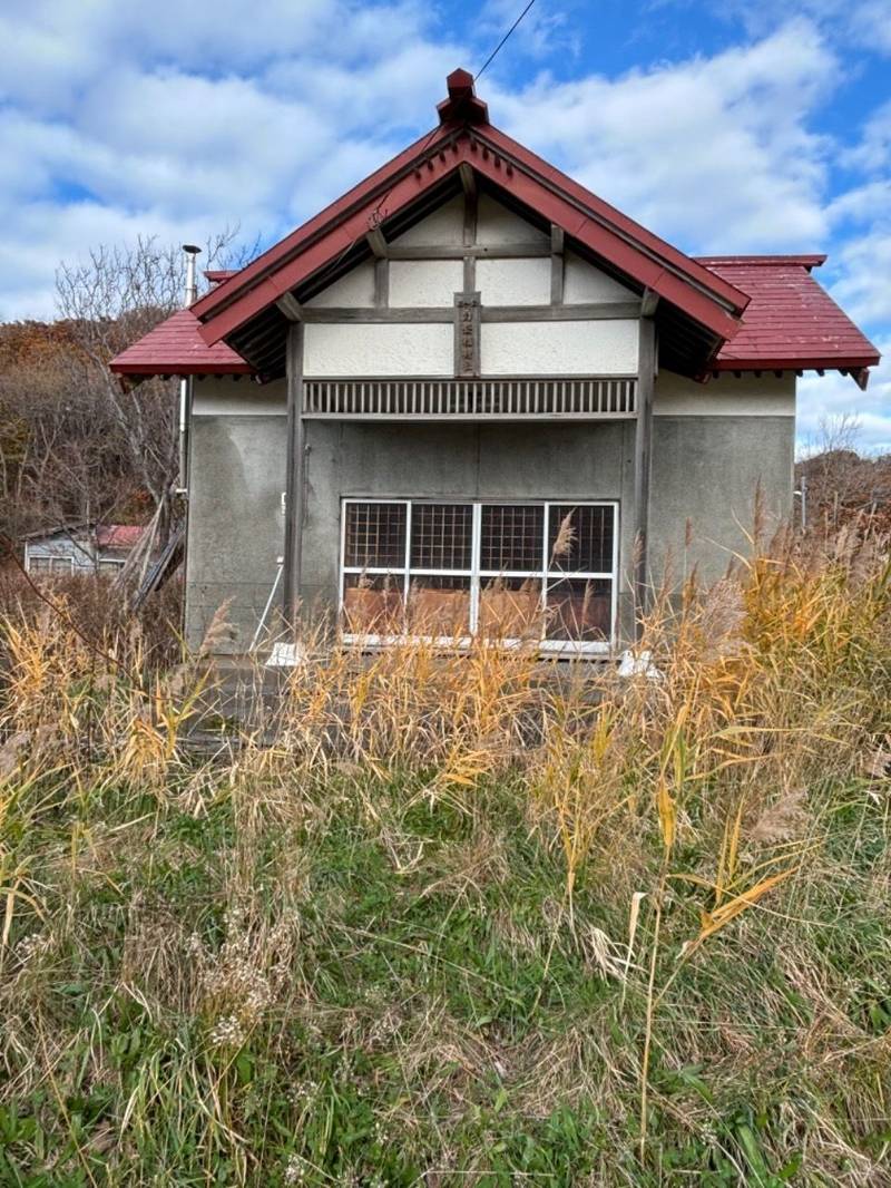 力昼稲荷神社,北海道苫前郡苫前町字力昼268番地