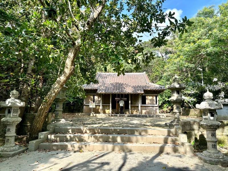 冨崎観音堂,沖縄県石垣市新川１６０７