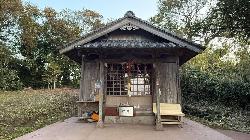小島神社,長崎県壱岐市芦辺町諸吉二亦触1969番地