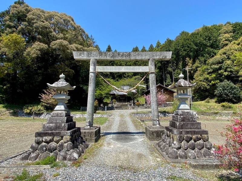 六所神社  (引佐町田沢),静岡県浜松市北区引佐町田沢909