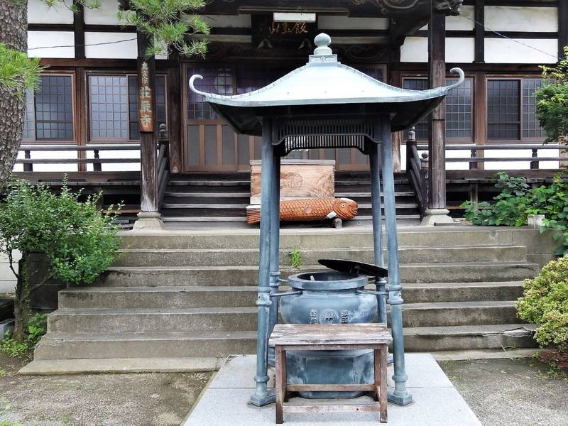 荘厳寺 高崎市 群馬県 の見どころ 常香炉の隙間か By アゲハ Omairi おまいり