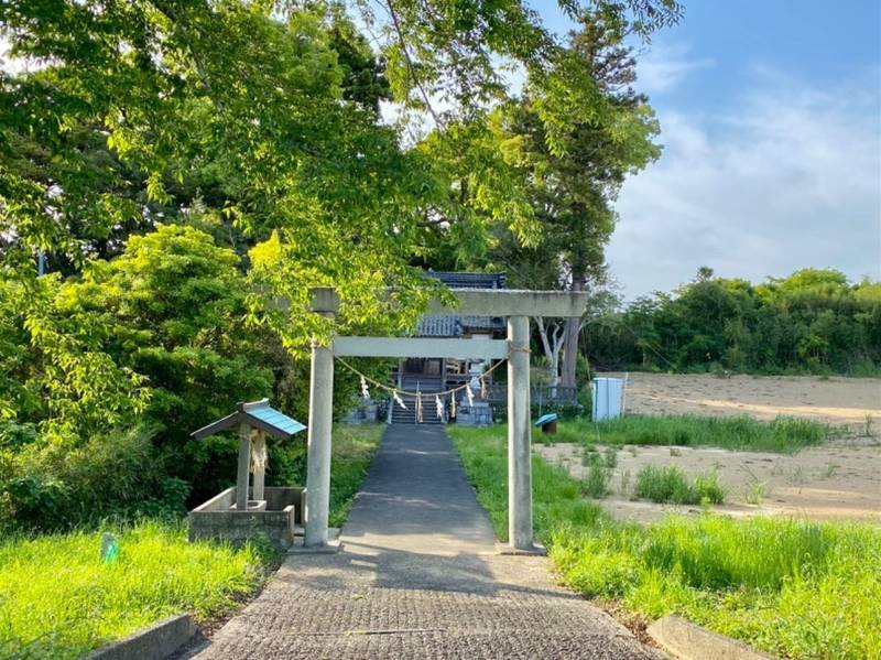 八雲神社,静岡県袋井市岡崎３０１８