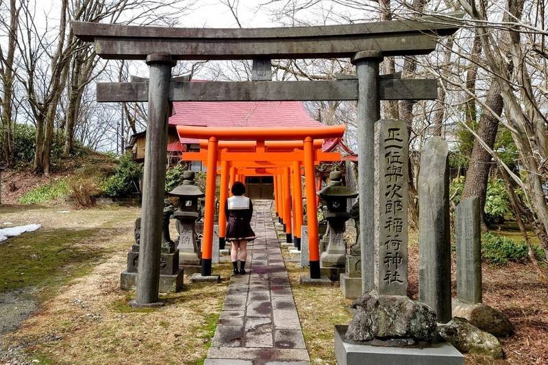 与次郎稲荷神社,秋田県秋田市千秋公園1-8