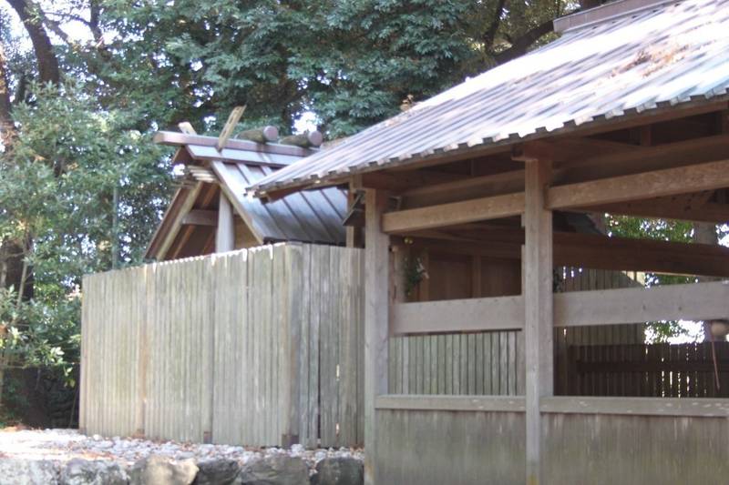 櫲樟尾神社,三重県伊勢市楠部町1005番地3