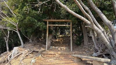 安徳天皇御陵墓参考地,見どころ,天照かえる