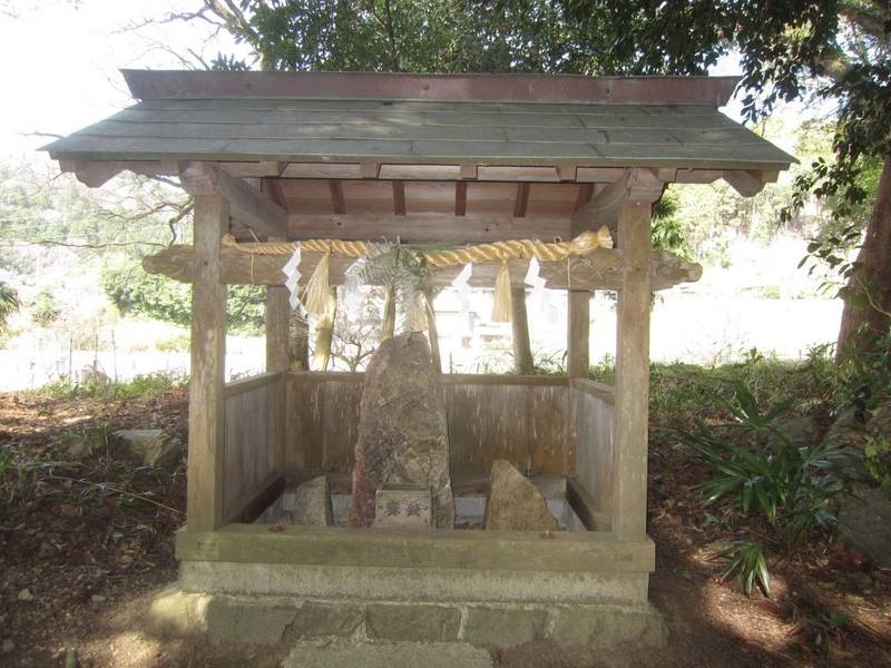 折杉神社,兵庫県丹波市市島町徳尾５１８