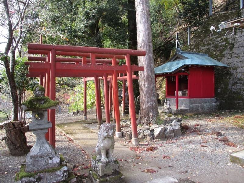 三柱神社,兵庫県養父市八鹿町八鹿１０２２