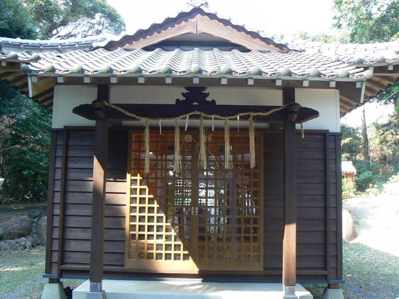 女嶽神社,長崎県壱岐市芦辺町箱崎釘ノ尾触１０１