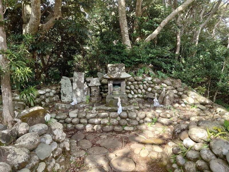 為朝神社石宮,東京都八丈町中之郷