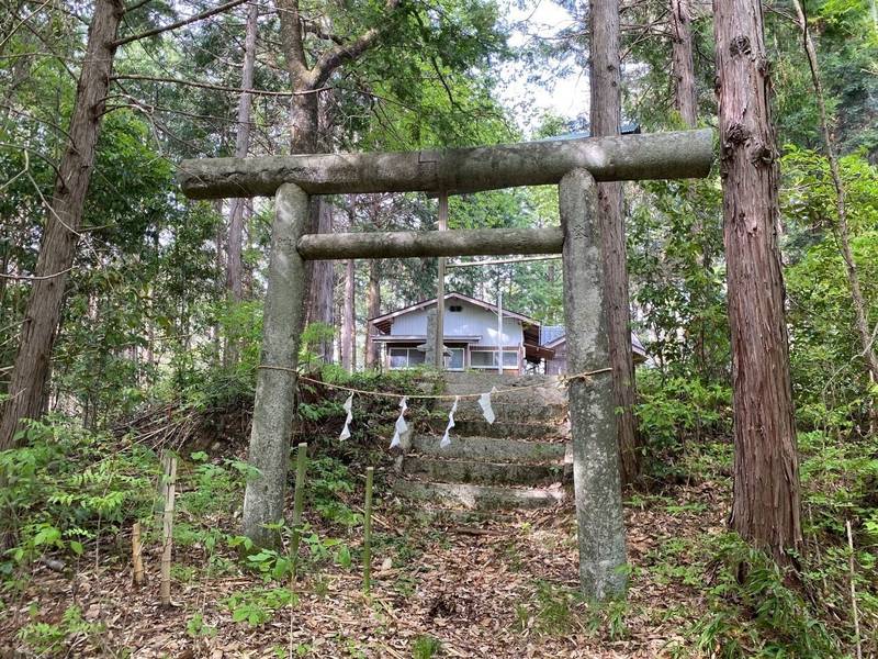 秋葉山神社   (下久堅柿野沢),長野県飯田市下久堅柿野沢3031-8
