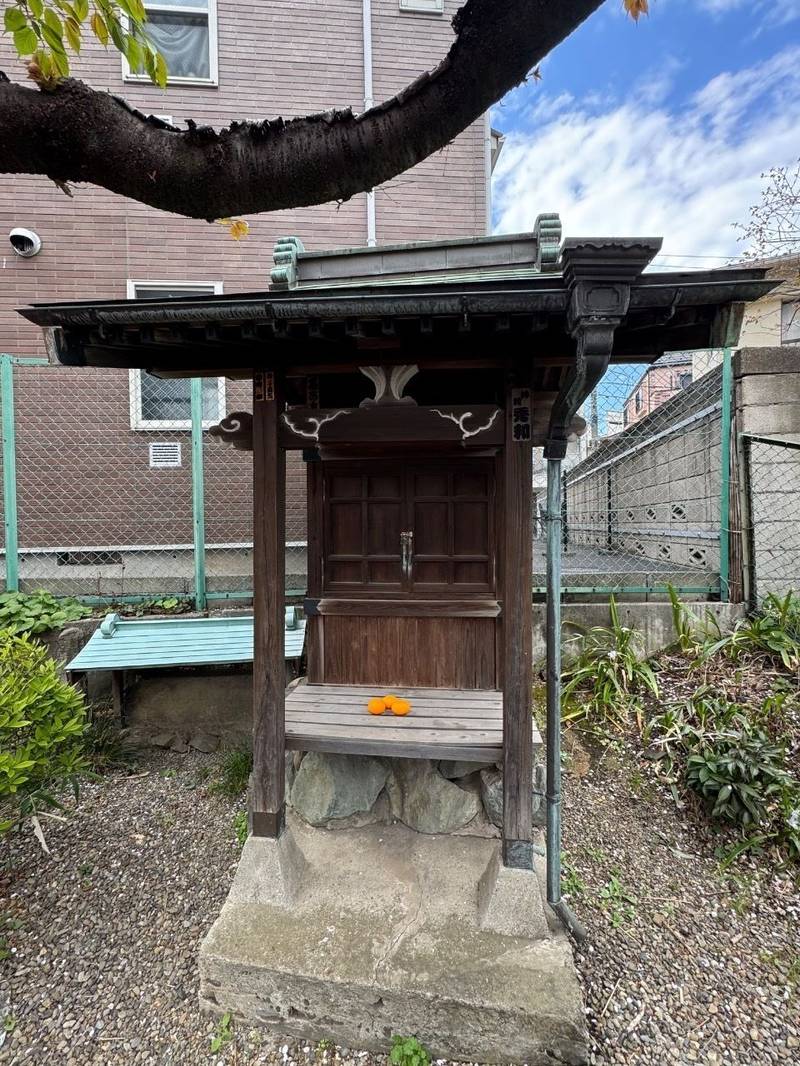 明力稲荷大明神,東京都品川区大崎2-7-23