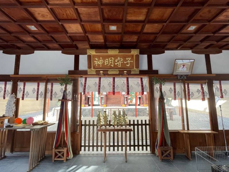 率川神社,奈良県奈良市本子守町18番地