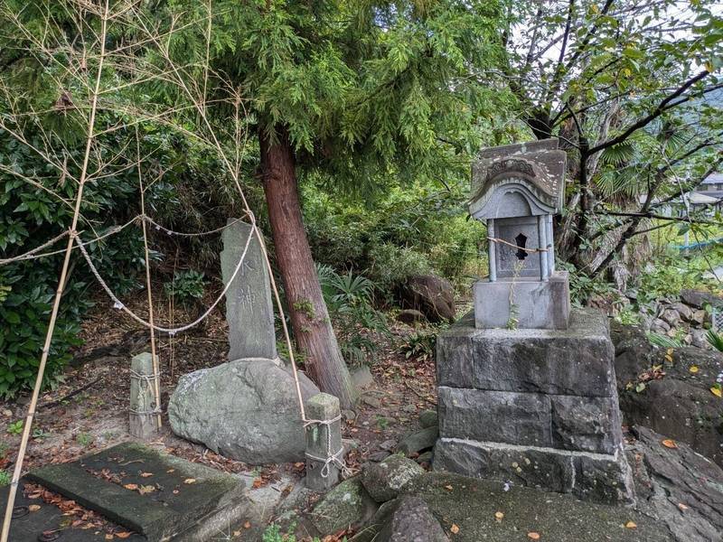 舟形神社,山梨県甲府市横根町９９１