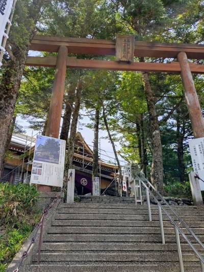 石鎚神社中宮      (土小屋遥拝殿),見どころ,やくら