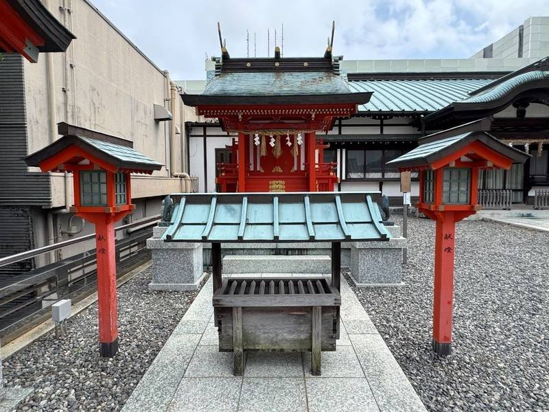 五宝稲荷神社     (五社神社・諏訪神社境内社),静岡県浜松市中区利町302−５