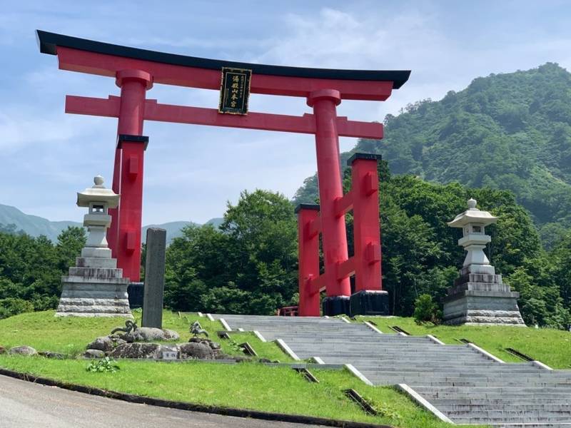 湯殿山神社 出羽三山奥の院 見どころ 鶴岡市 Omairi おまいり