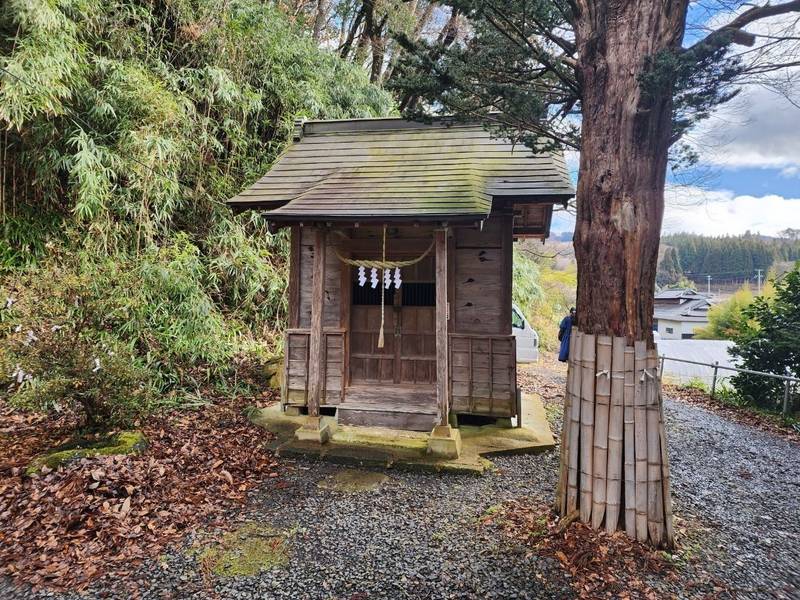 成沢八幡神社,山形県山形市蔵王成沢１２２７