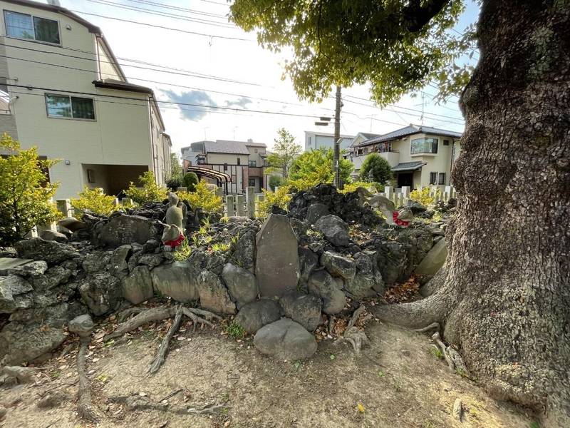 白狐殿 (半田稲荷神社内),東京都葛飾区東金町4-28-22