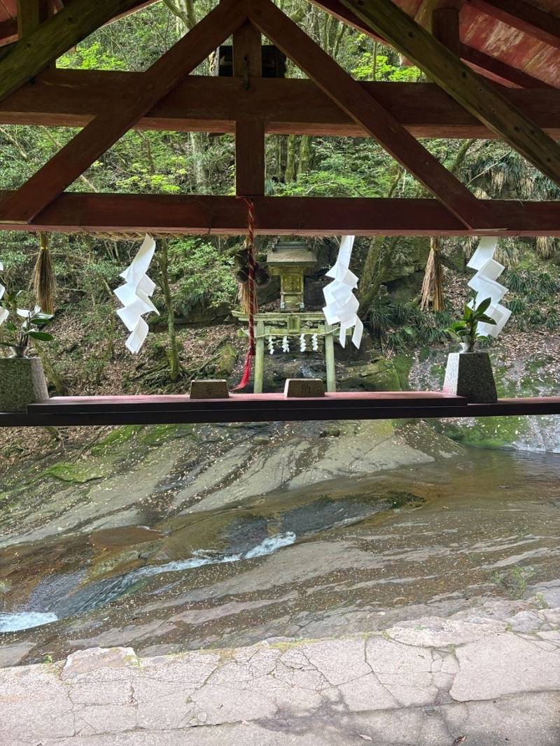 龍鎮神社,奈良県宇陀市榛原荷阪