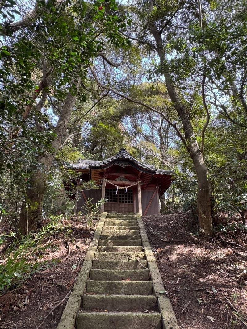 高月稲荷神社,福島県いわき市平中神谷字石脇172