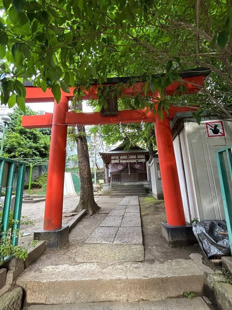 出世稲荷神社         (春日稲荷神社),東京都文京区本郷1-33-17