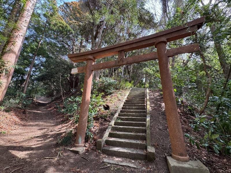 高月稲荷神社,福島県いわき市平中神谷字石脇172