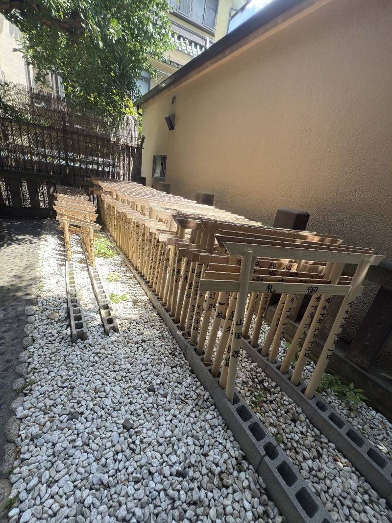 被官稲荷神社,東京都台東区浅草2丁目31-16