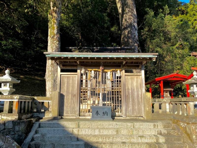 烏止野神社,三重県南牟婁郡紀宝町鵜殿１０４
