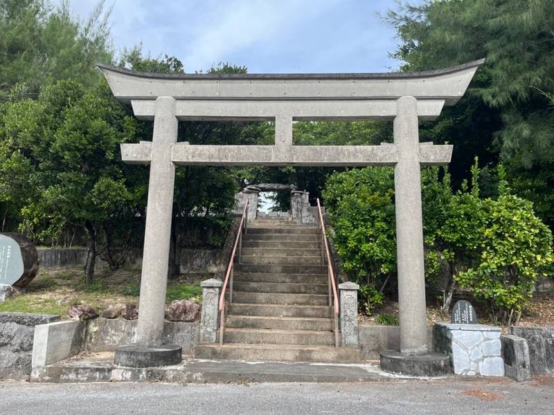 阿良御嶽,沖縄県国頭郡伊江村東江前688