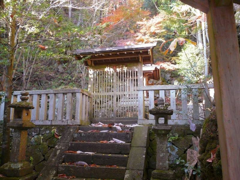 戒場神社,奈良県宇陀市榛原戒場３８８
