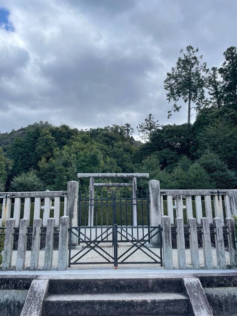 櫻本陵  (冷泉天皇陵),京都府京都市左京区鹿ヶ谷法然院町