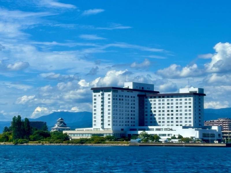 長浜港・竹生島クルーズ琵琶湖汽船,滋賀県長浜市港町４−１７