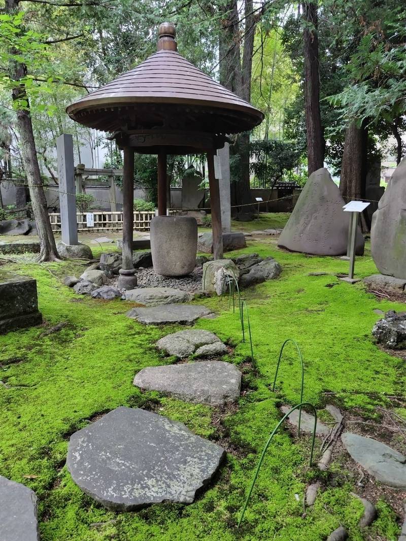 三囲神社,東京都墨田区向島２丁目５−１７