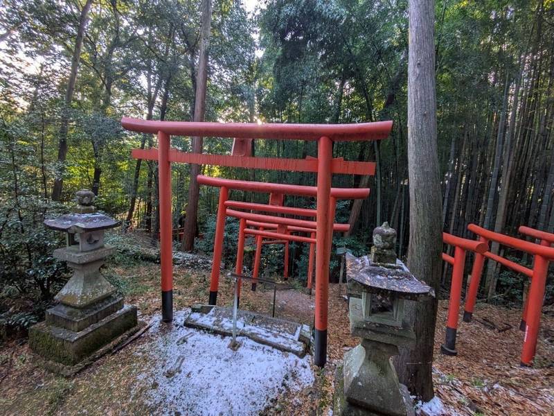 三四郎稲荷神社,兵庫県丹波篠山市西岡屋579