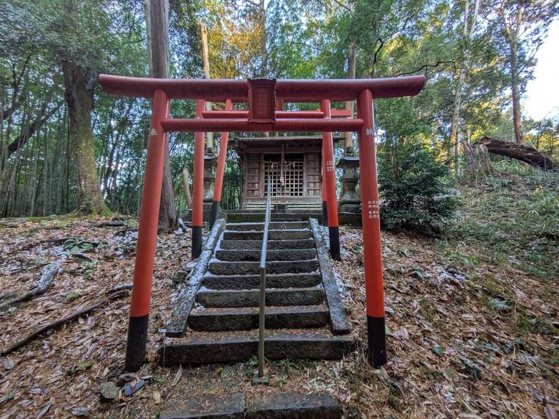 三四郎稲荷神社,兵庫県丹波篠山市西岡屋579