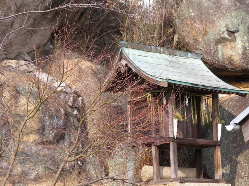 岩屋荒神社,広島県尾道市向東町１０４