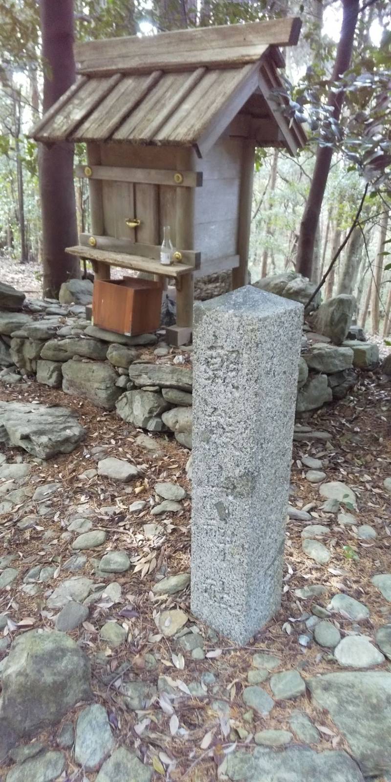 朝熊山神社,三重県伊勢市朝熊町 朝熊岳道四丁石付近