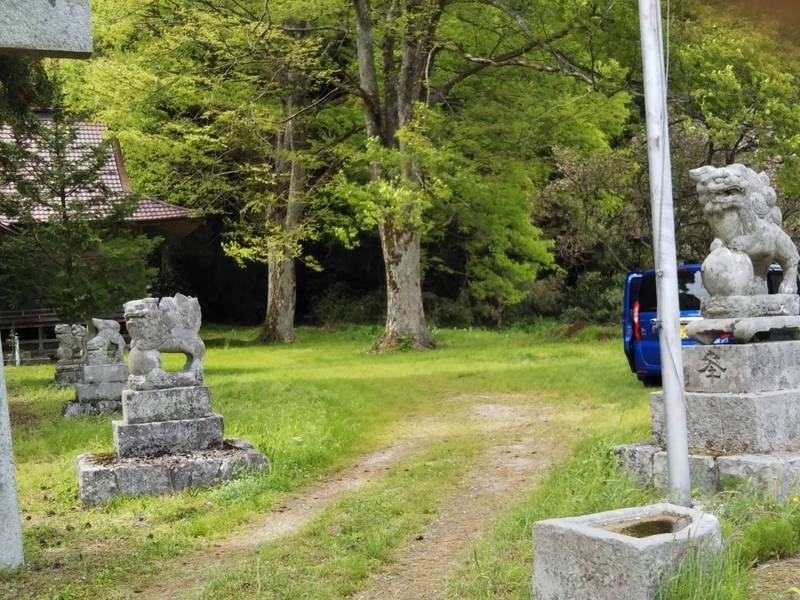 多里神社,鳥取県日野郡日南町新屋70
