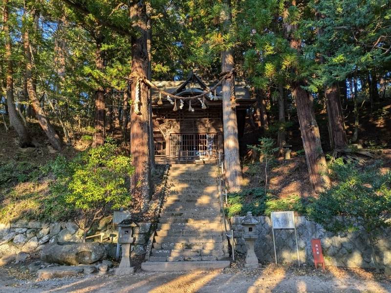 足長神社,長野県諏訪市四賀足長山5386