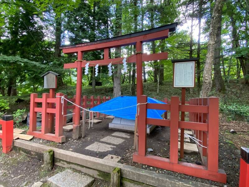 華厳神社,栃木県日光市中宮祠２４７９−２